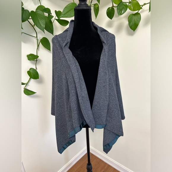 Lululemon Vinyasa Wrap / Customizable Snap Scarf - Picture 2 of 6